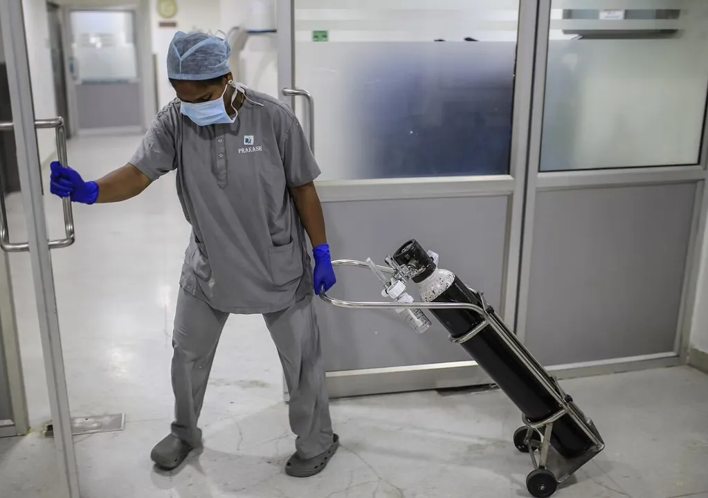  Acute medical oxygen shortage being reported in Maharashtra with deaths being attributed to it