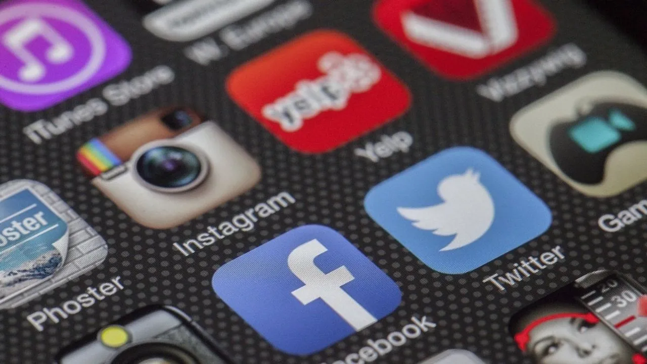 Why Facebook, Twitter could be banned in India from tomorrow as new IT Rules come into Effect