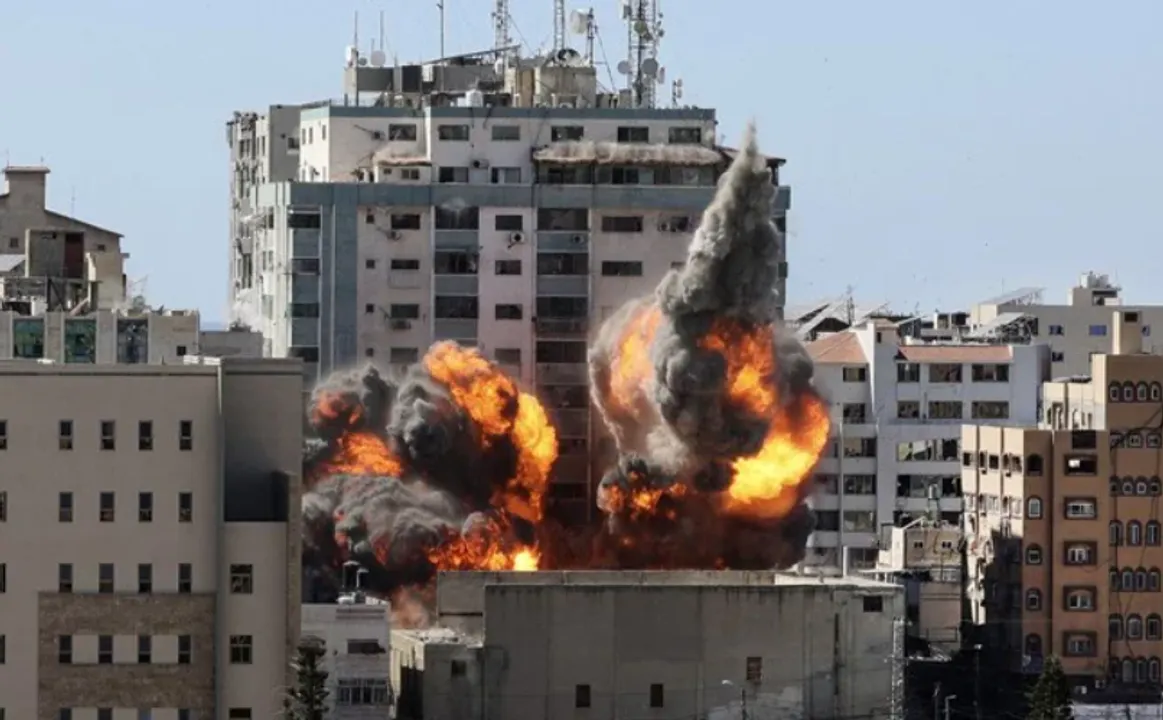  Israel air-strikes Gaza building with international media offices