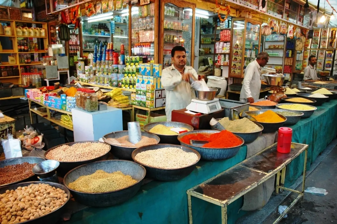  India's retail inflation hits 3-month low of 5.59% in July; Industrial output up