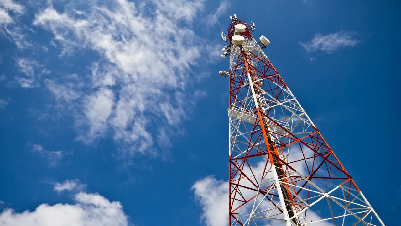  Government allows 100% FDI for telecom sector, approves 4-year moratorium on payment dues by telcos