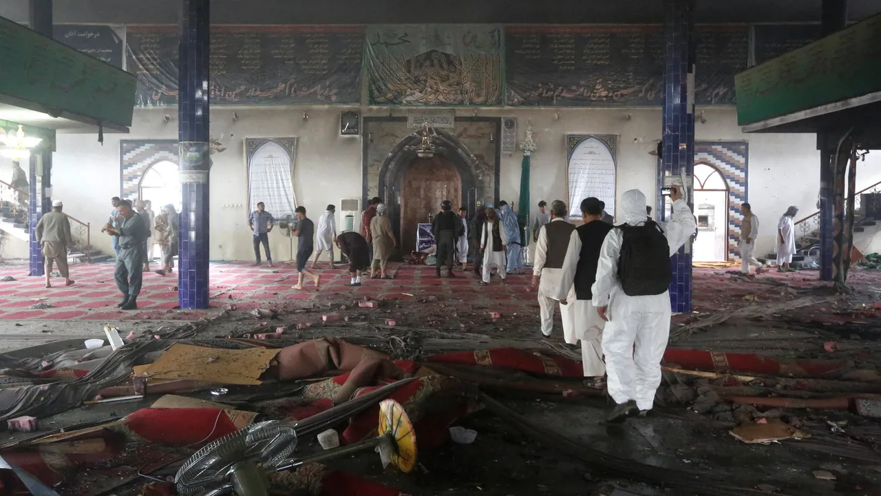  Suicide Bombers attack Shiite mosque in Afghanistan, nearly 50 killed during Friday prayers