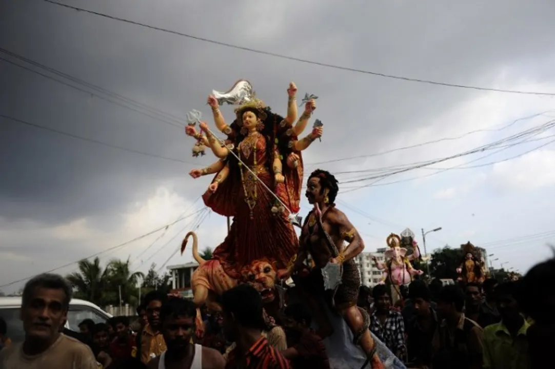  Festival turns into bloodshed for Bangladeshi Hindus, as Islamic Extremists vandalize Pandals, multiple killed