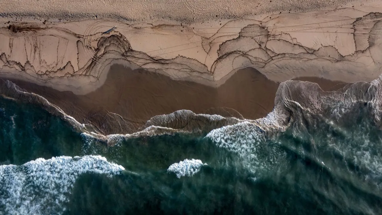  California oil spill: Pipeline wasn't shut down for more than 3 hours after pressure failure alert, feds say