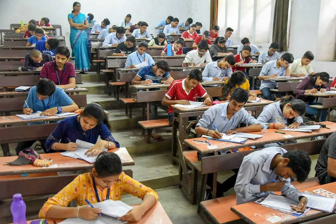  Kerala University distributes answer keys instead of question paper, no students complained & all topped exam