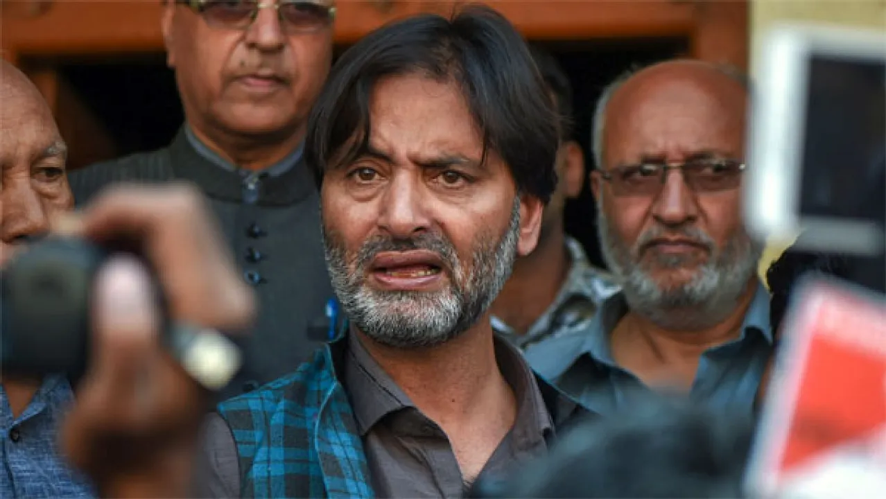  Kashmiri separatist leader Yasin Malik pleads guilty before Delhi court in 2017 terror case