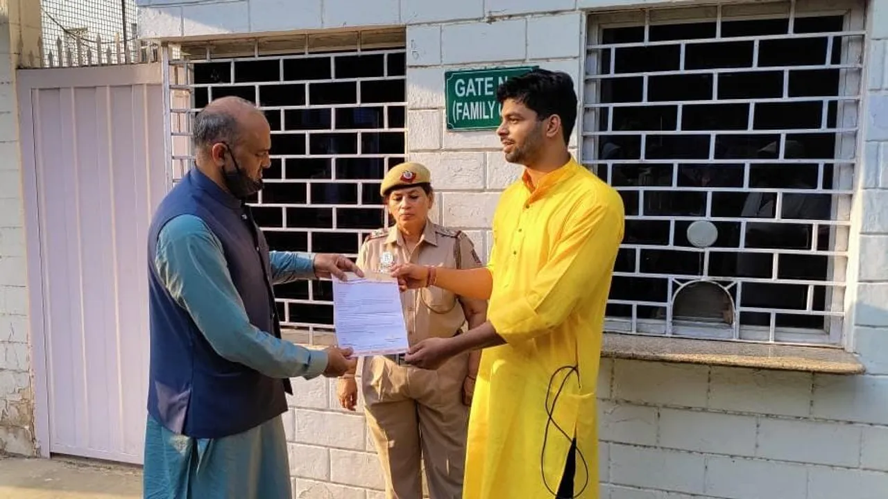  Decapitation of a newborn Hindu child in Pakistan garners outrage among Hindu group in India, protests outside Pakistan High Commission