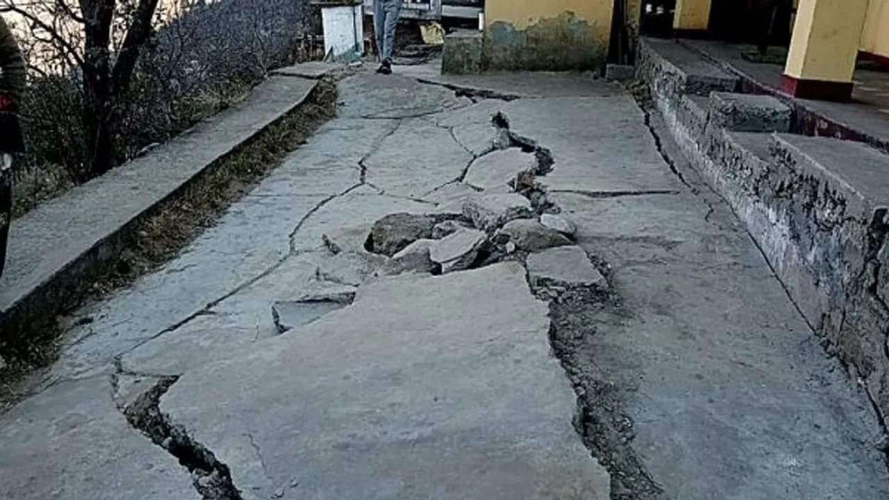  Uttarakhand on alert as cracks appear in new areas, insensitive SC transfers hearing to HC