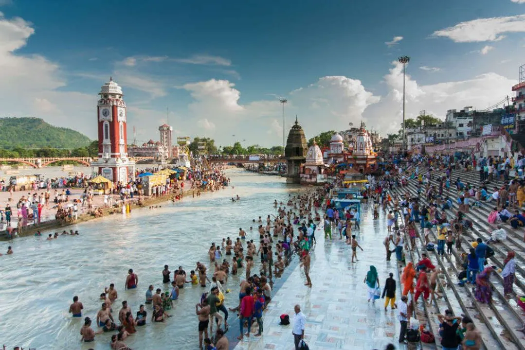  Israeli tourists beaten up for consuming alcohol on banks of Ganga in Haridwar, police came & instead fined them