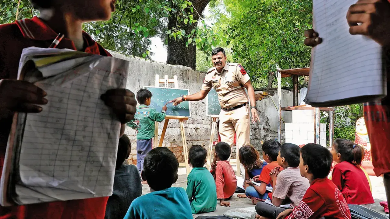  The hero we need: This Delhi police constable is changing lives of kids in slum