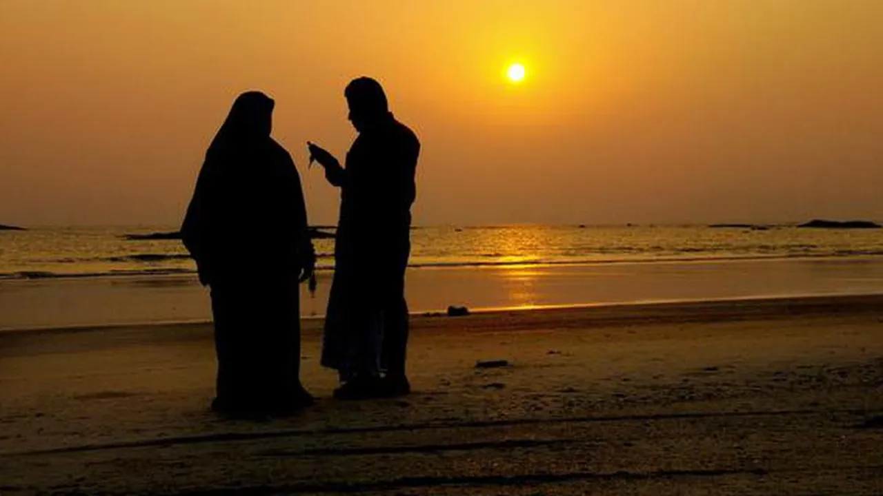  Pakistani woman illegally enters India to marry the man she met in an online game