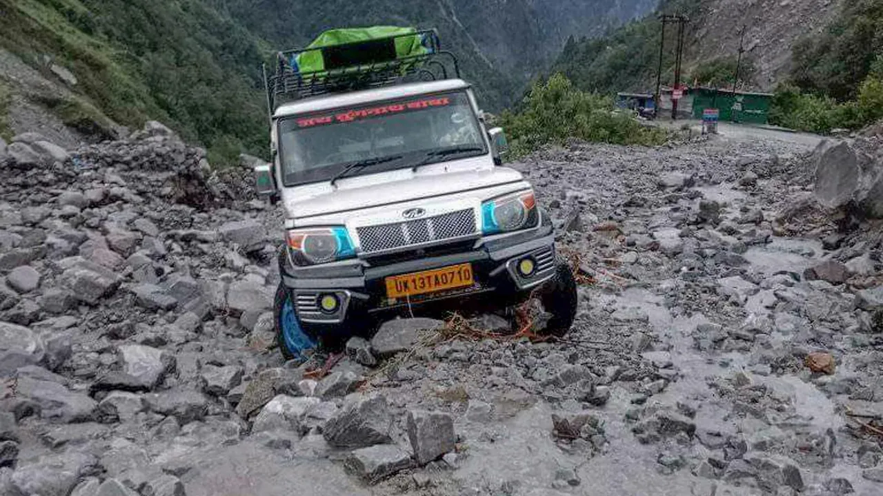  Yamunotri, Badrinath highway blocked due to landslides, Uttarakhand situation grim