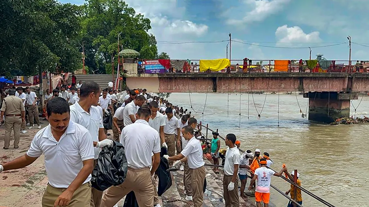  Conclusion of Kanwar Yatra leaves behind 30,000 mt ton garbage in Haridwar