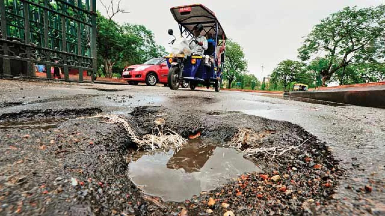  Bengaluru citizens fix potholes on their own, techie took a loan of Rs 2.7 lakh 