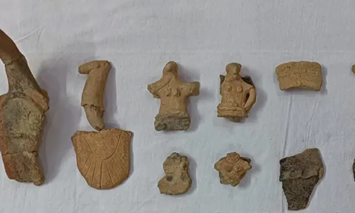  Karnataka finds terracotta figurines dating back to 800-700 BCE