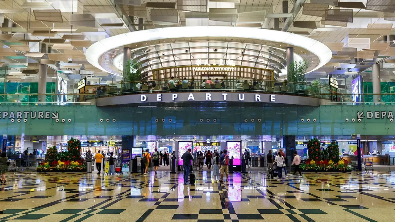  Singapore's Changi airport revolutionises travel with passport-free departures