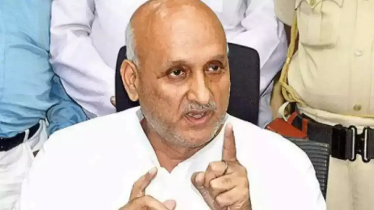  Bihar Education Minister equates Hindu scripture with 'potassium cyanide'
