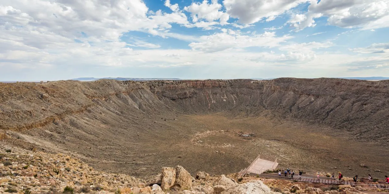  Biggest asteroid crater found in Australia