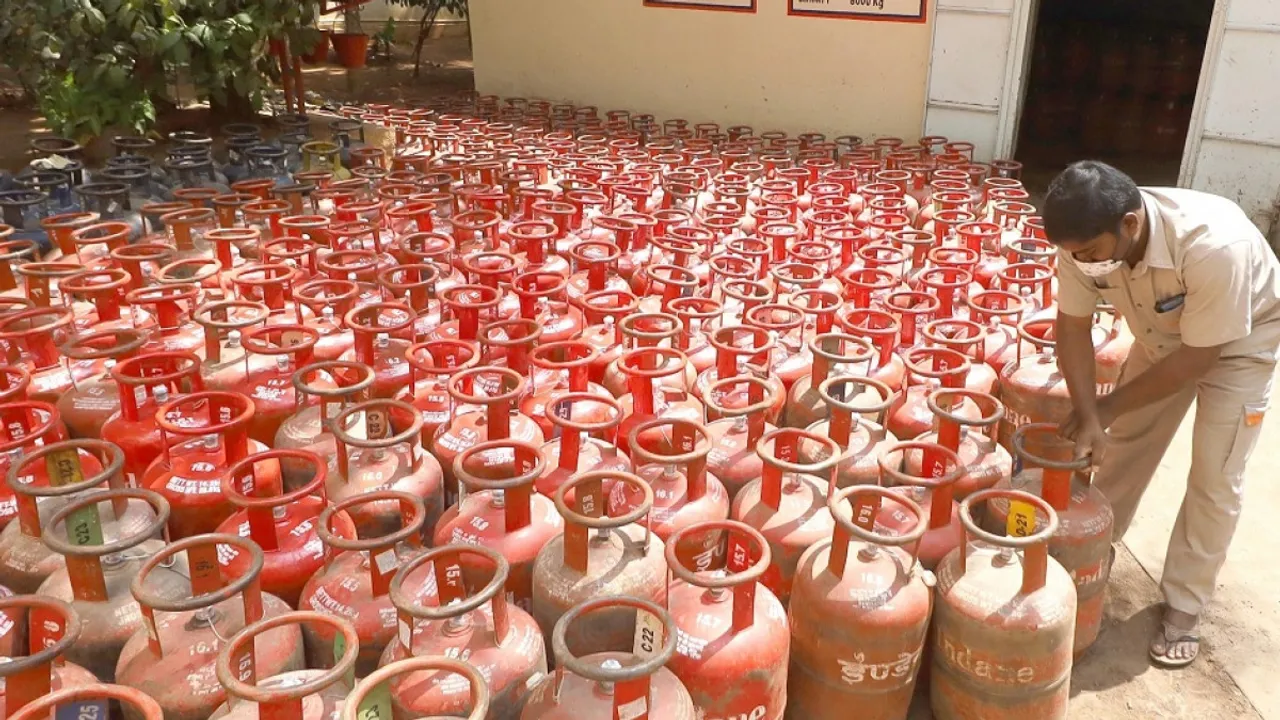  Major boost to Ujjwala Scheme: Govt approves Rs 1650 cr for new LPG connections