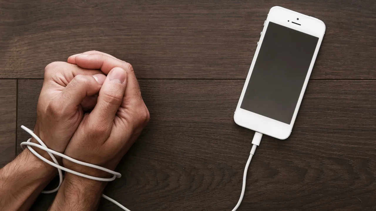  The next possible epidemic: Nomophobia, dread of no phones