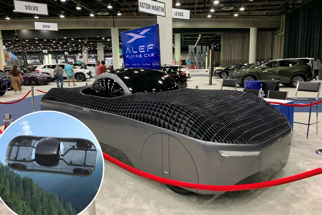  World’s first flying car unveiled at Detroit’s Auto Show