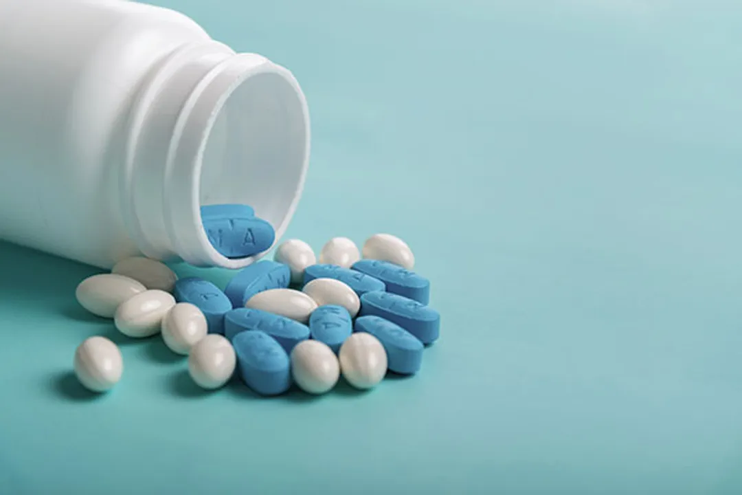  India's drug regulator alerts doctors and patients about fake liver, cancer drugs
