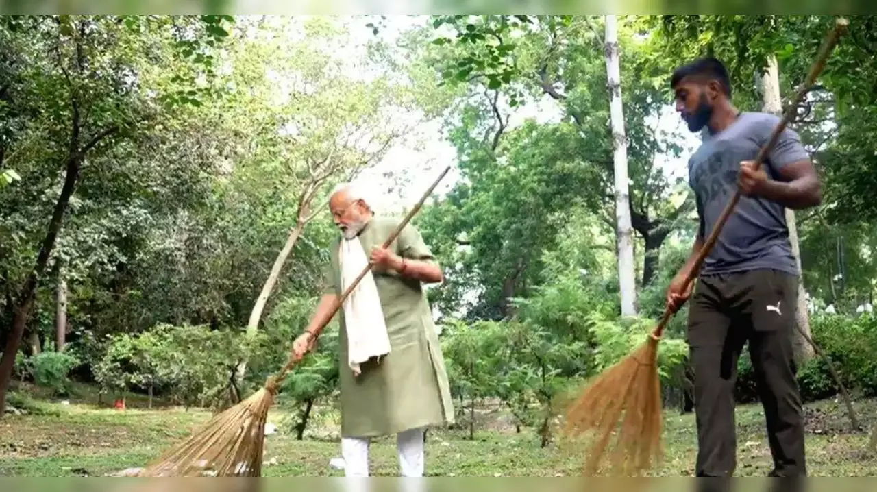  Who Is Ankit Baiyanpuria, fitness icon who joined PM in cleanliness drive