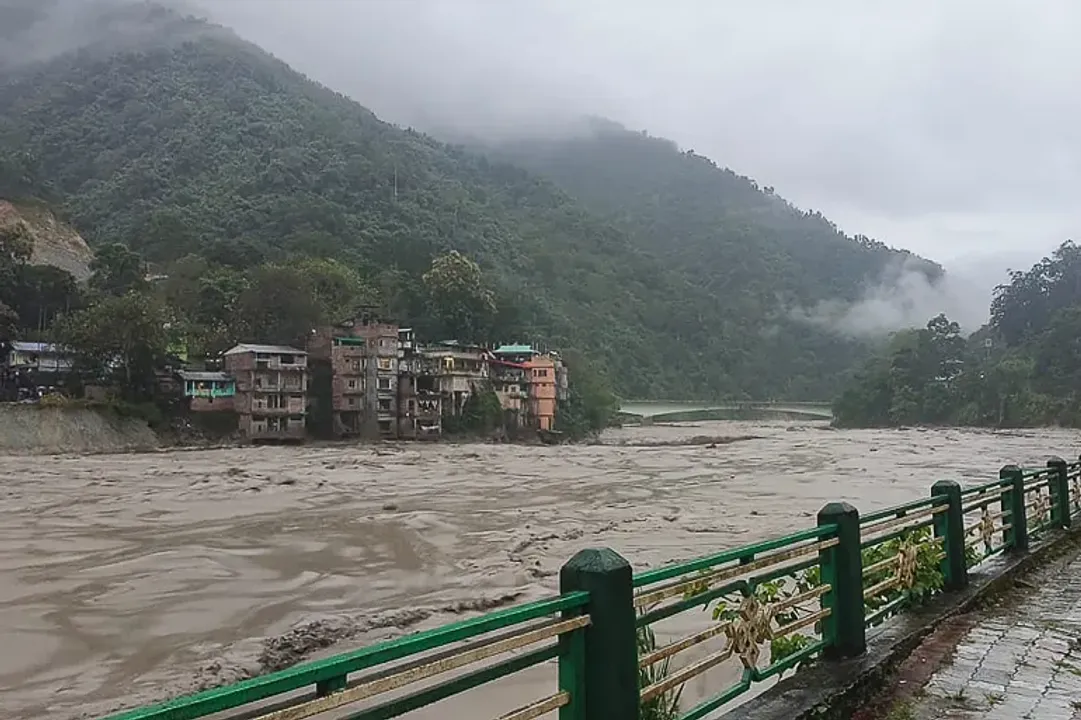  Indian Army launches search operation for 23 missing soldiers following flash floods