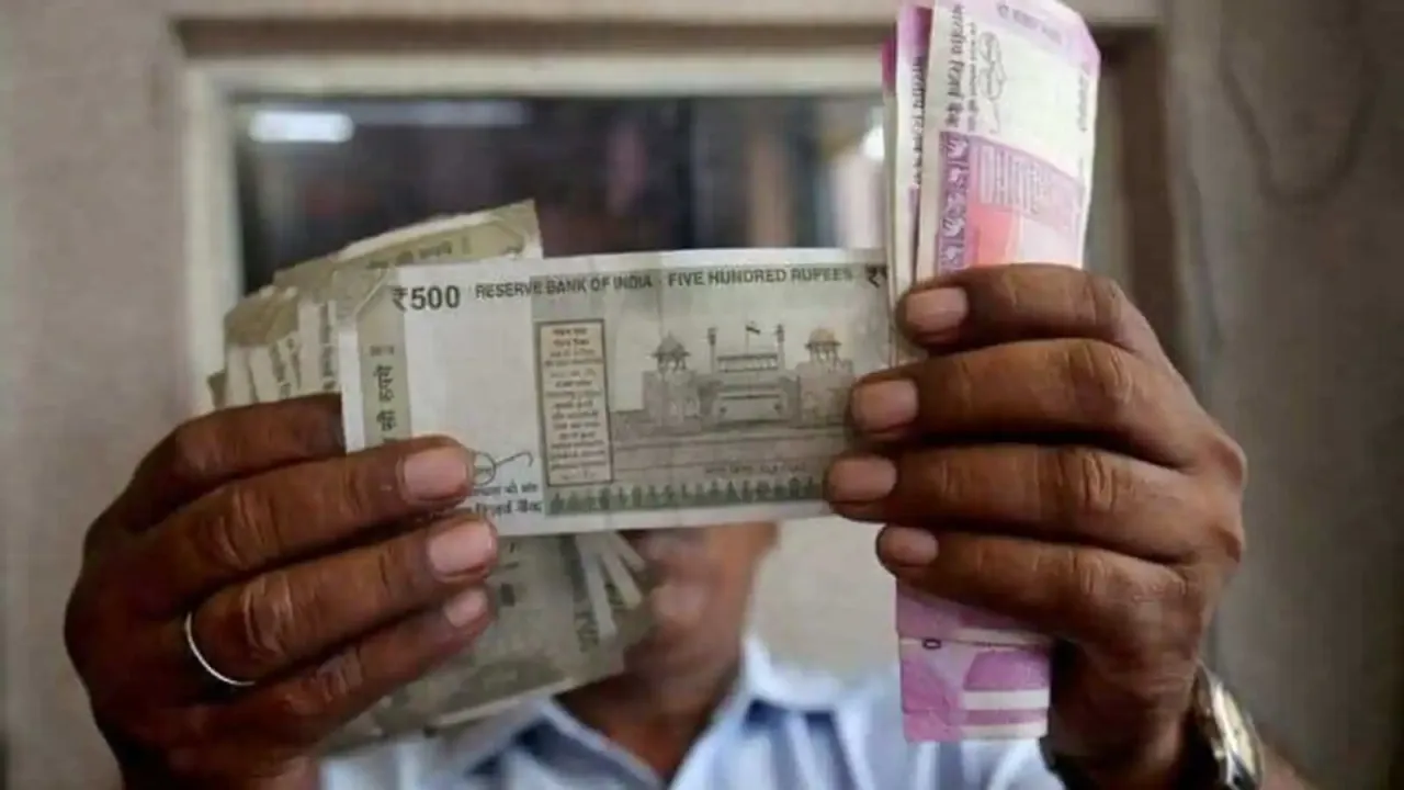  India's government employees celebrate early Diwali with 4% increase in dearness allowance
