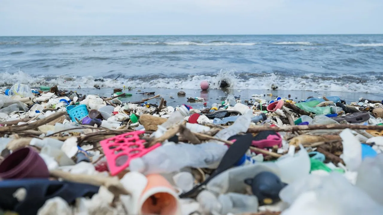  Breakthrough AI model enhances precision in detecting marine plastic pollution