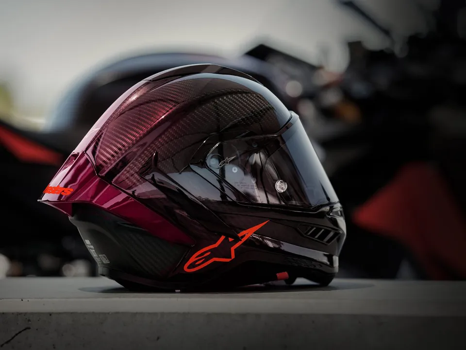  Women chase policeman for not wearing helmet while riding, know what happened next