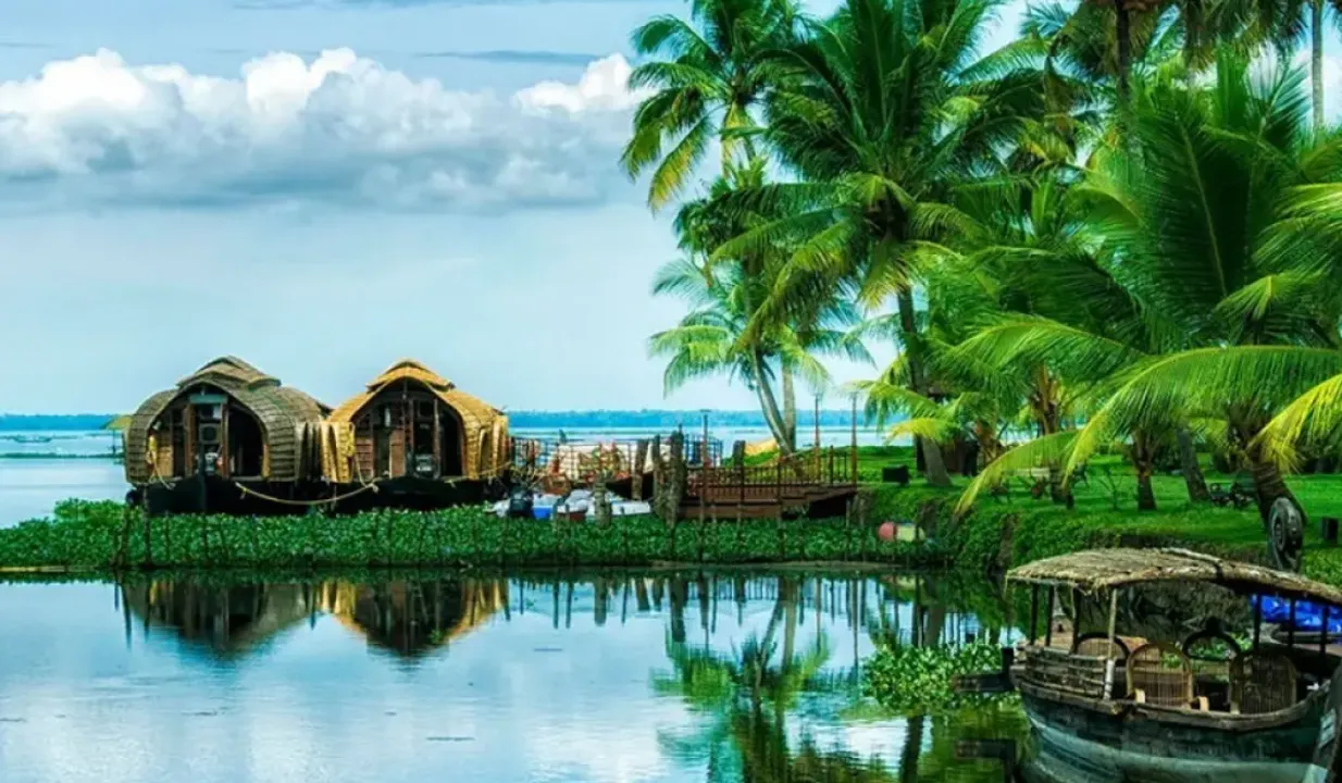 UNESCO has designated Kozhikode, Kerala, as India's first ‘city of Literature’