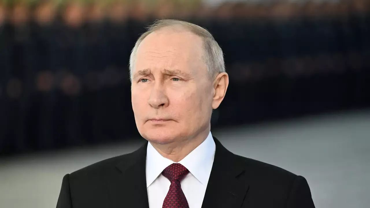  Vladimir Putin urges Russian women to have '8 or more children' amidst rising war casualties