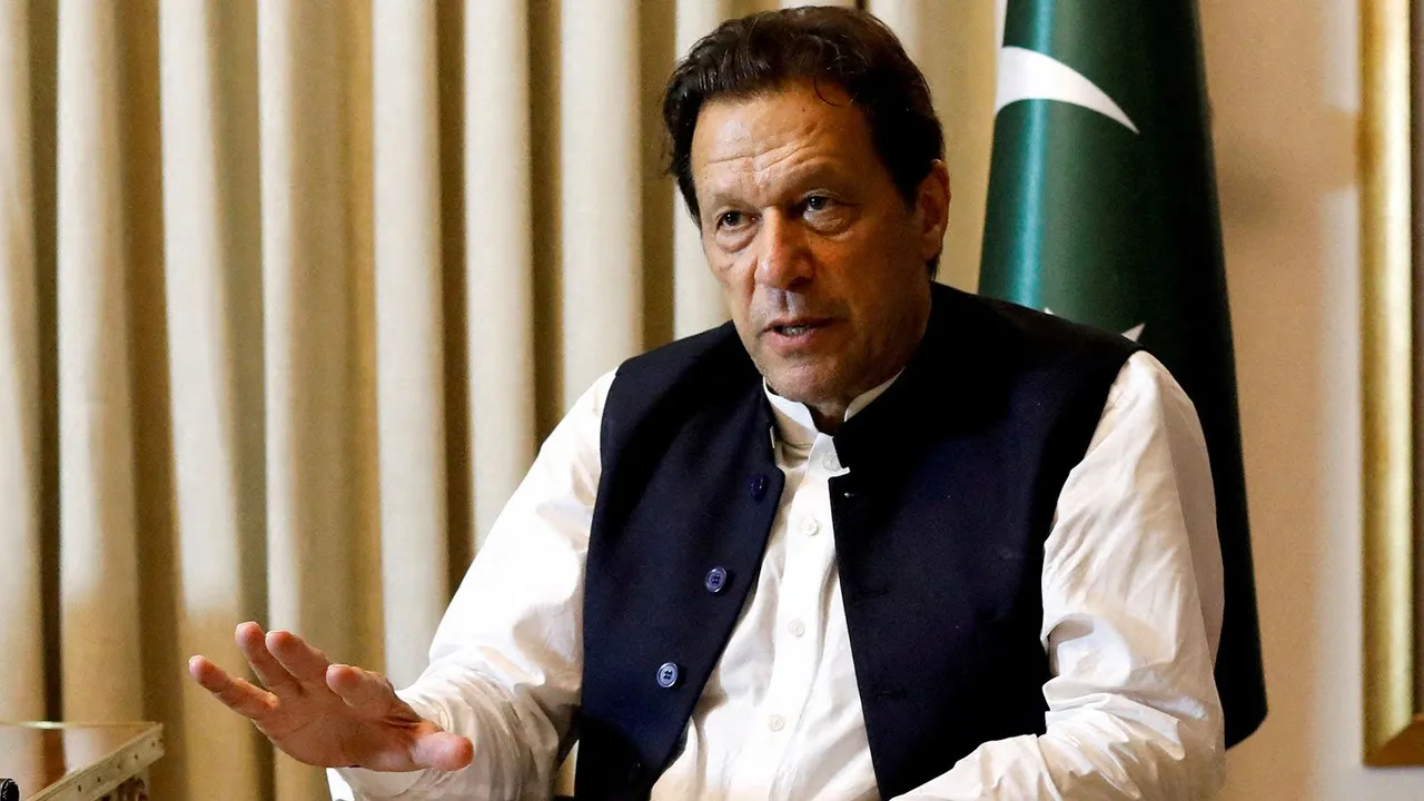  Ex-Pakistan PM Imran Khan utilizes AI voice clone to campaign for General Elections from jail
