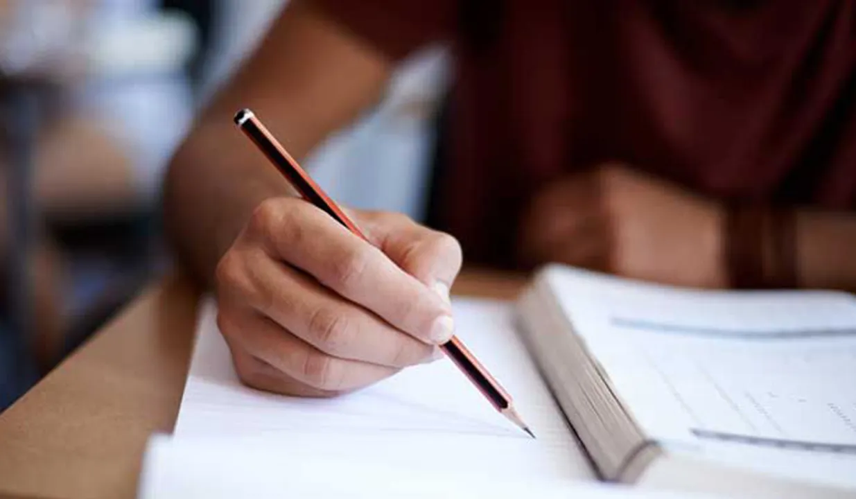  IFS officer’s golden tips for preparing for UPSC with a full-time job
