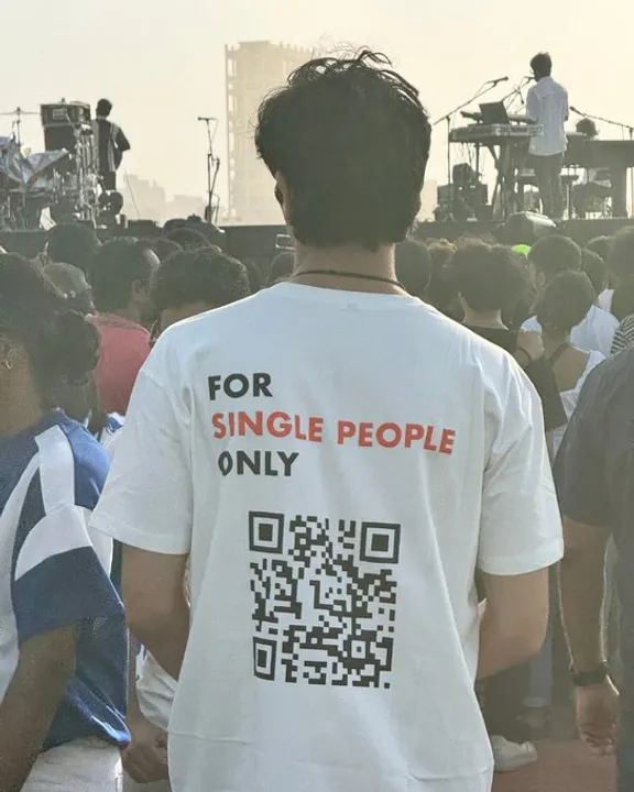  Quirky Ed Sheeran fan pulls a crazy Tinder QR stunt, Netizens amused