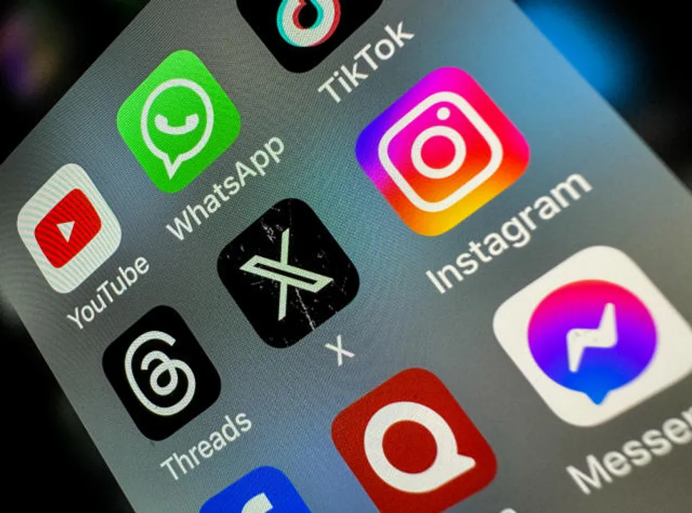  Apple complies with Beijing's request, removes WhatsApp and Threads from China App Store