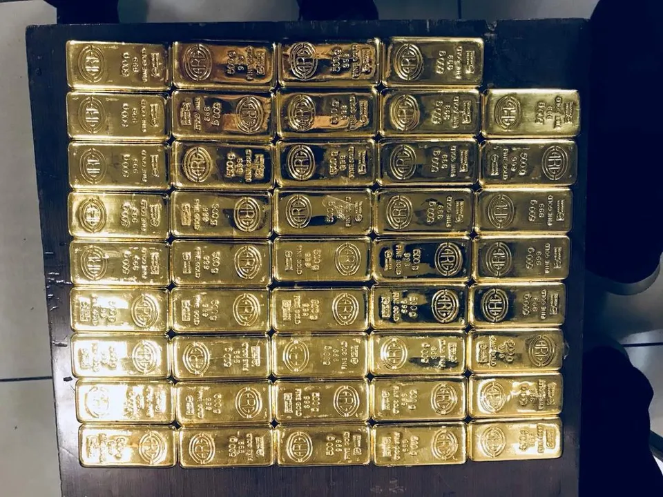  Smuggling attempt intercepted at Mumbai airport, diamonds and gold worth Rs 6.46 Crores seized