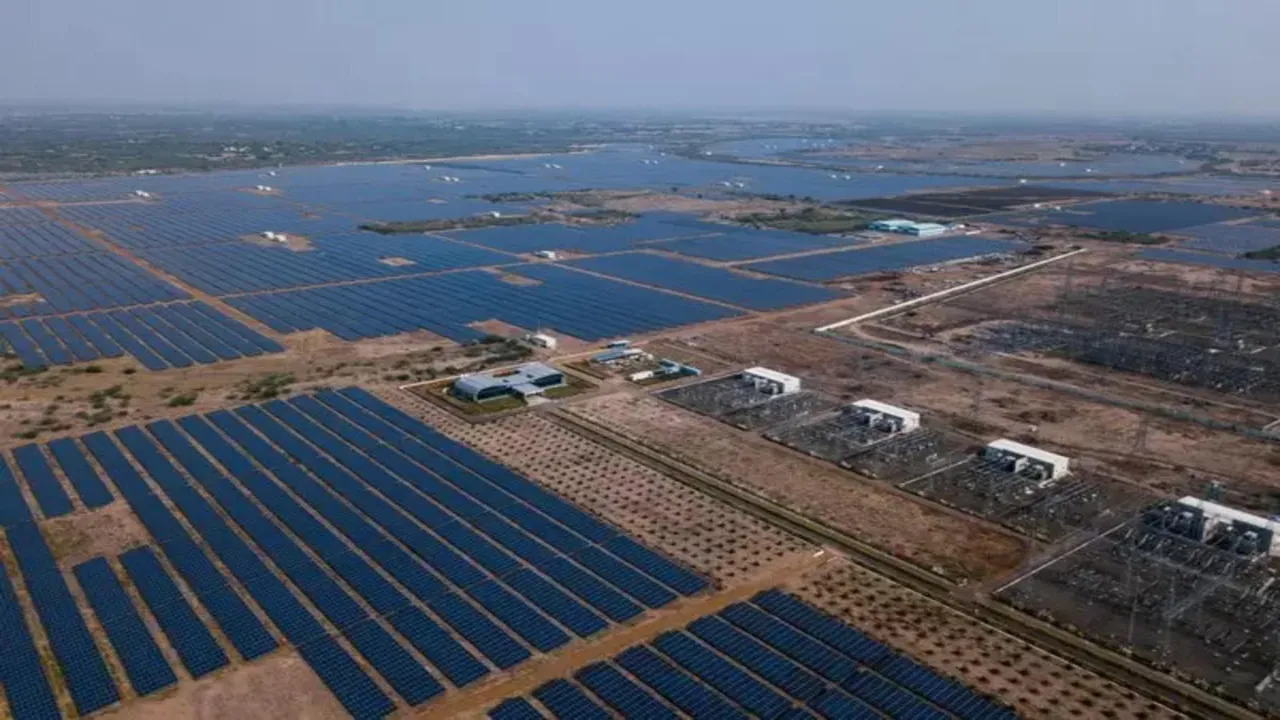  The world’s largest renewable energy plant erected in Gujarat