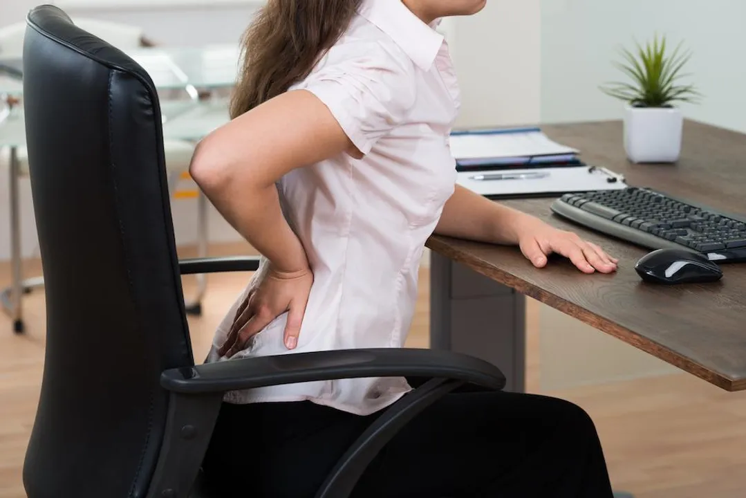  Does prolonged sitting at work weaken your spine?
