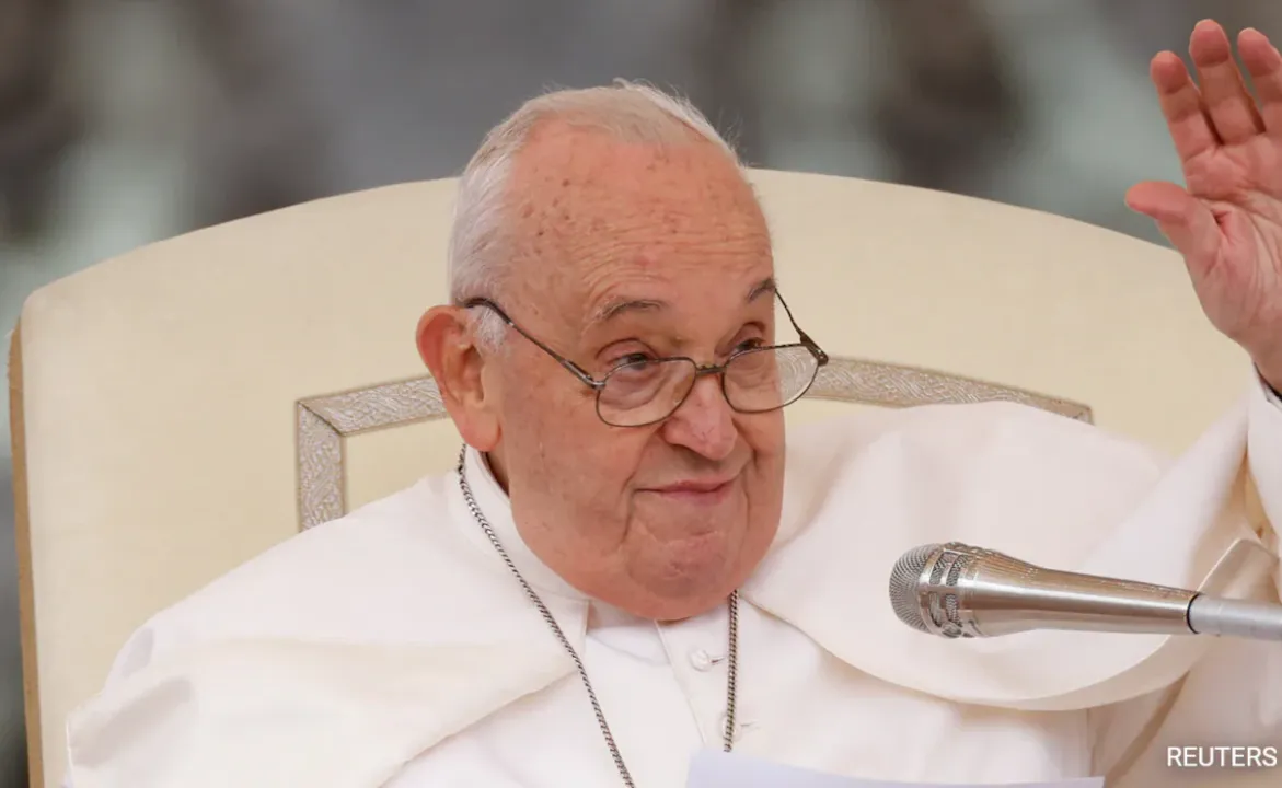  Pope Francis allegedly used vulgar Italian word towards LGBT community: Reports