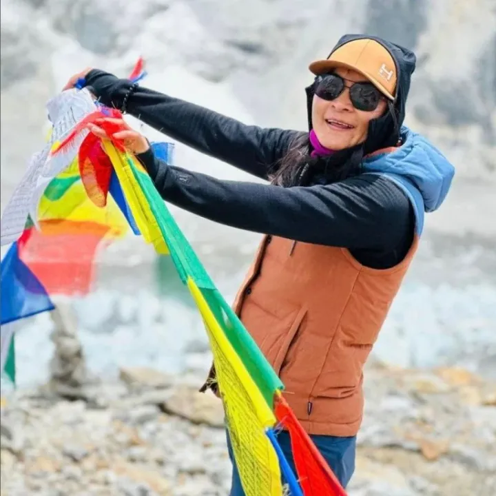 Mount Everest climber breaks record for fastest ascent by a woman