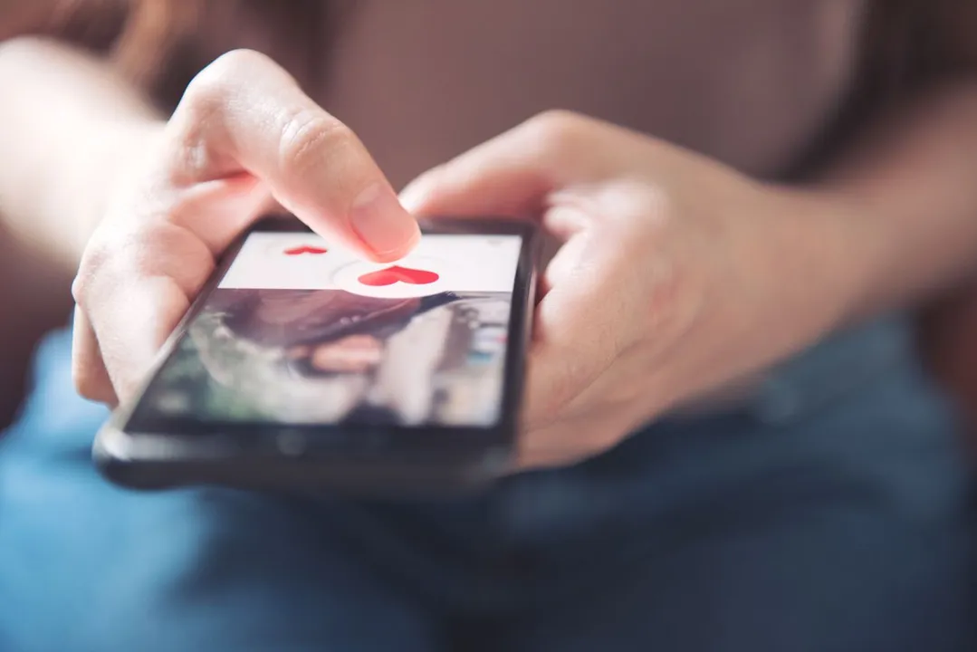  Woman lands job referral at JP Morgan through dating app