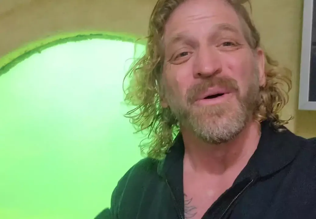  Man spends 93 days under Atlantic Ocean, reemerges '10 years younger'