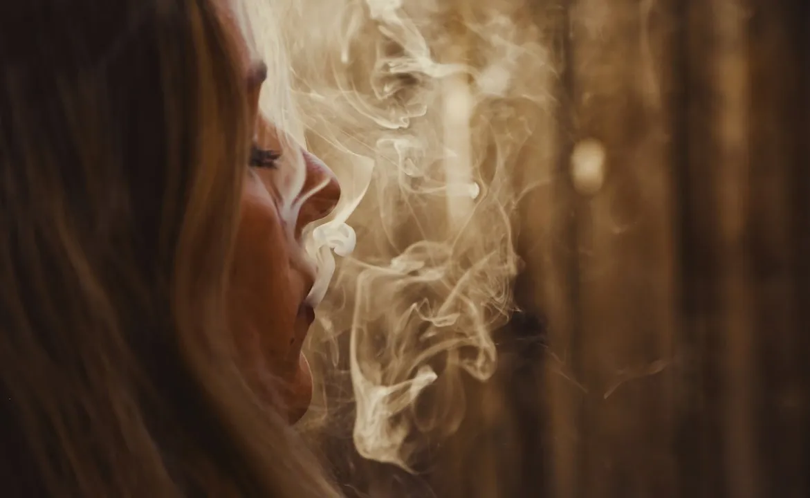  17-year-old's lung collapsed after she vaped equivalent of over 50 cigarettes a day