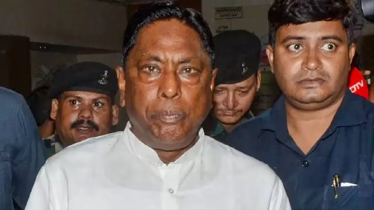  Jharkhand minister Alamgir Alam resigns amid money laundering charges