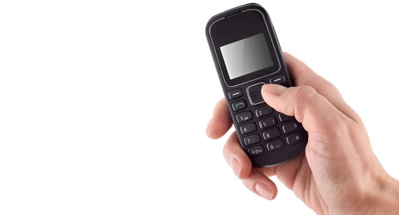  Smartphones increasingly being swapped with dumbphones: Here's why