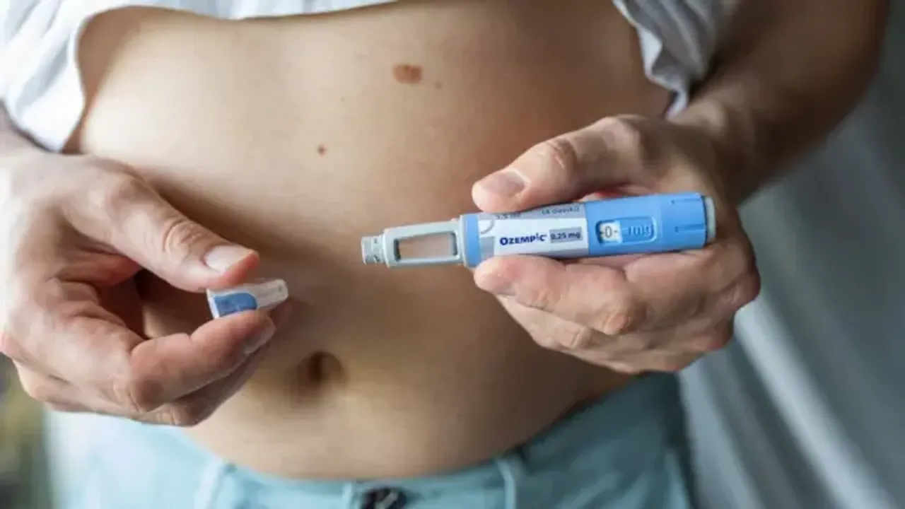  According to a study, weight-loss injections may raise the risk of blindness.