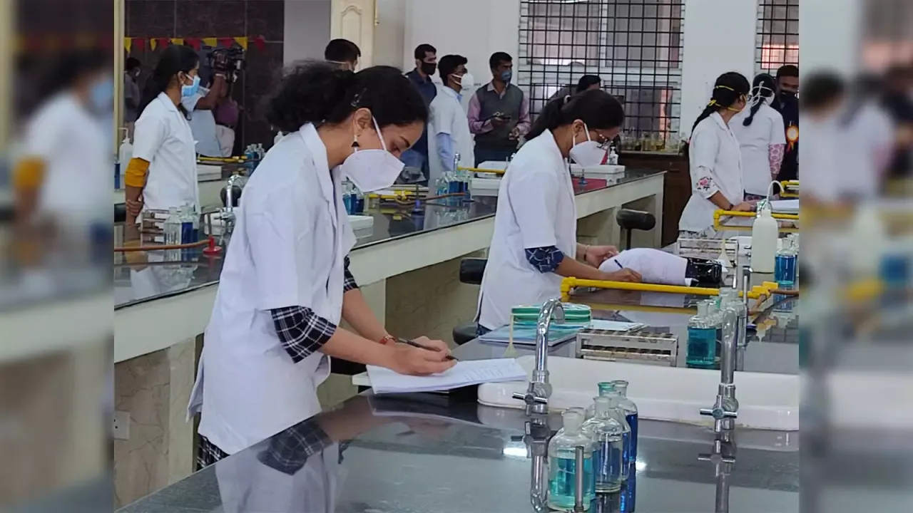  Bihar to introduce MBBS course in Hindi for students starting from next academic session