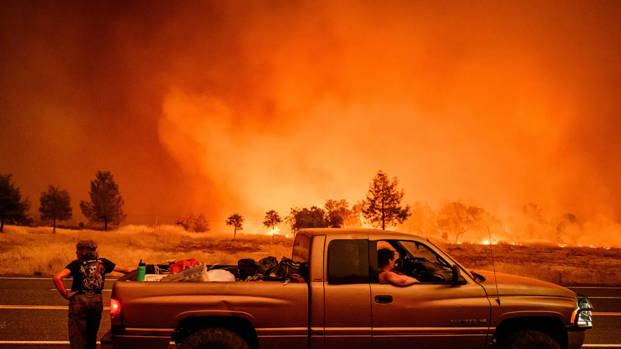  Park fire in California spreads over 370,000 acres, forcing 26,000 residents to evacuate